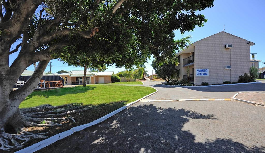 Abrolhos Reef Lodge Geraldton Exterior photo